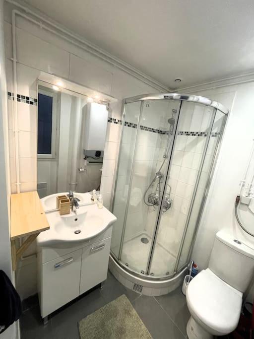 Paris: Appartement Batignolles Exteriér fotografie